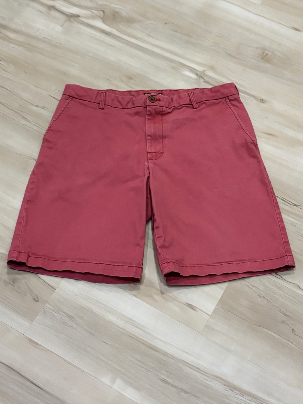 IZOD Men’s Pink Chino Shorts Size 34 Flat Front Casual Golf Preppy 9”